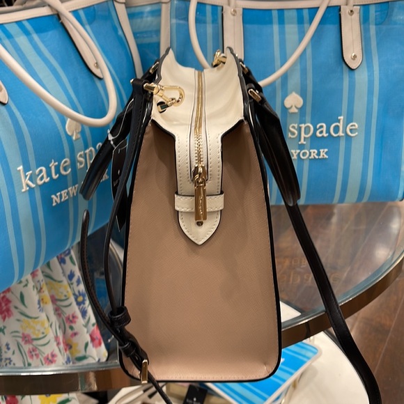 Kate Spade Madison Colorblock Saffiano Leather Medium Satchel
Tstd Hazelnut
NWT - Picture 11 of 16